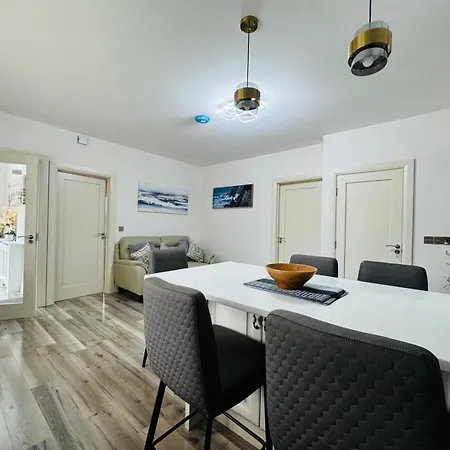 Two Bedroom Near * Maynooth